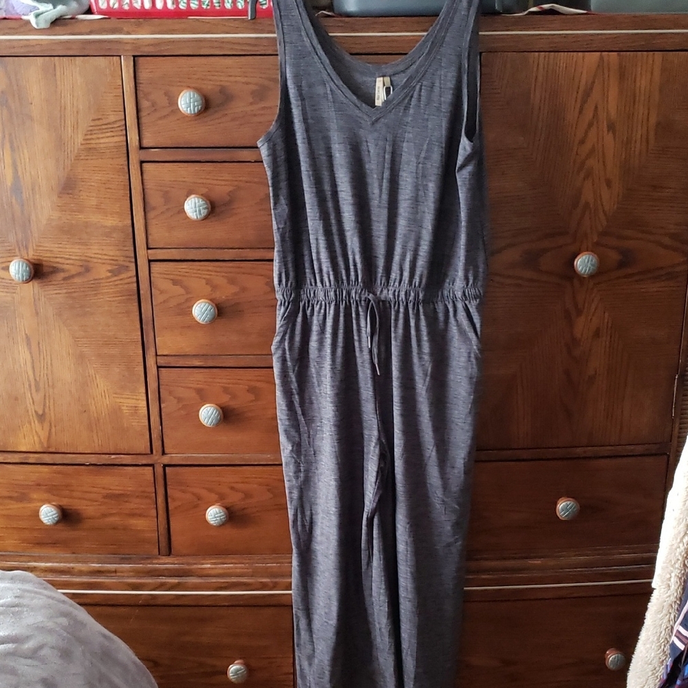 Max Cocos Gray Sleeveless Jumpsuit